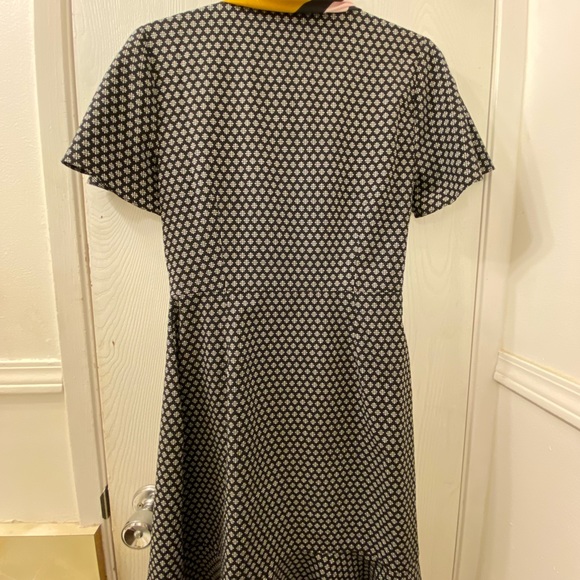 Knee length ruffles bottom dress - Picture 5 of 5